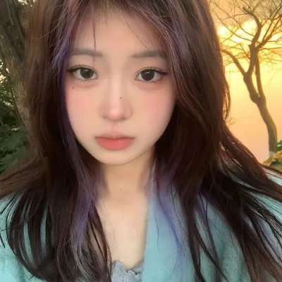 女大学生